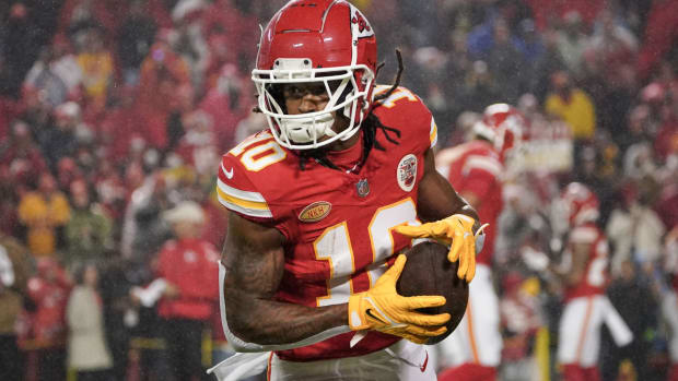Nov 20, 2023; Kansas City, Missouri, USA; Kansas City Chiefs running back Isiah Pacheco (10) warms up against the Philadelphia Eagles prior to a game at GEHA Field at Arrowhead Stadium. Mandatory Credit: Denny Medley-USA TODAY Sports  